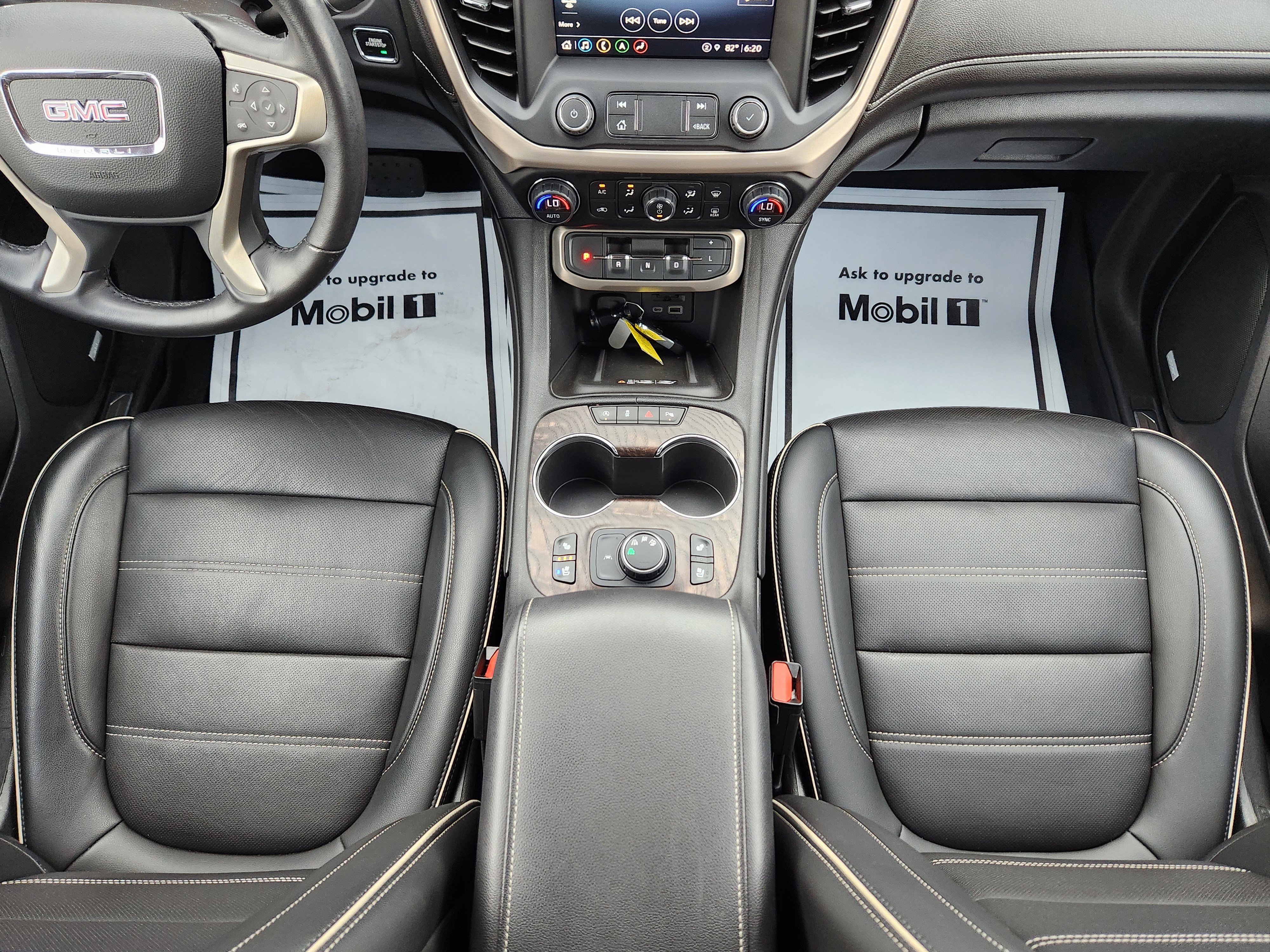 Used 2021 GMC Acadia Denali w/ Denali Technology Package image 18