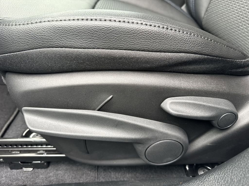 New 2026 Jeep Compass Latitude image 12