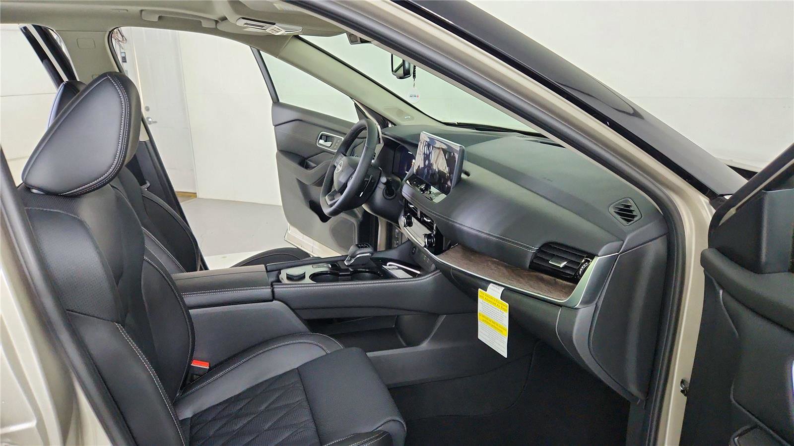 New 2026 Nissan Rogue Platinum w/ Platinum Premium Package image 27