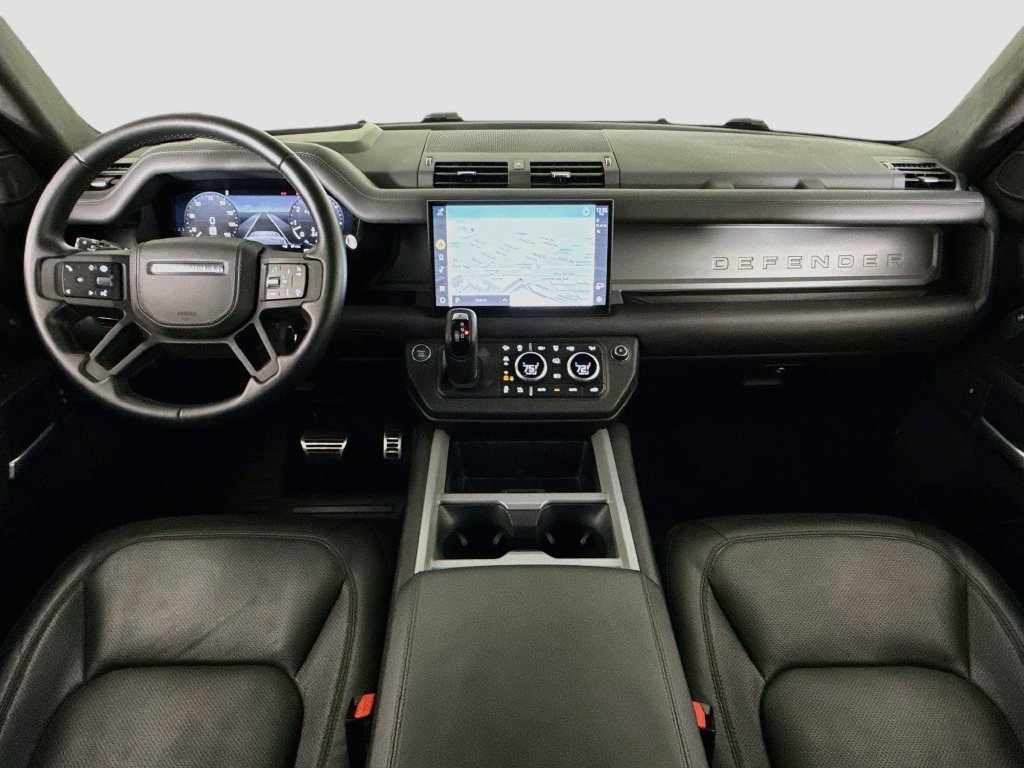 Used 2025 Land Rover Defender 130 V8 AWD/4WD image 9