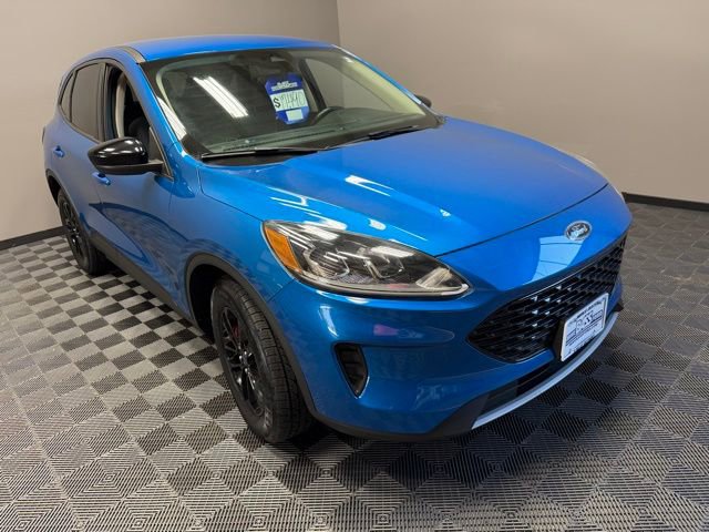 Used 2020 Ford Escape SE Sport image 2