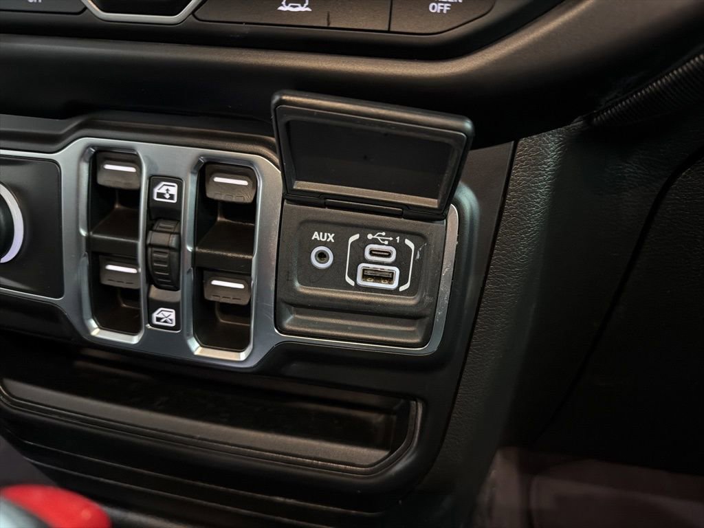 Used 2023 Jeep Gladiator Sport image 36