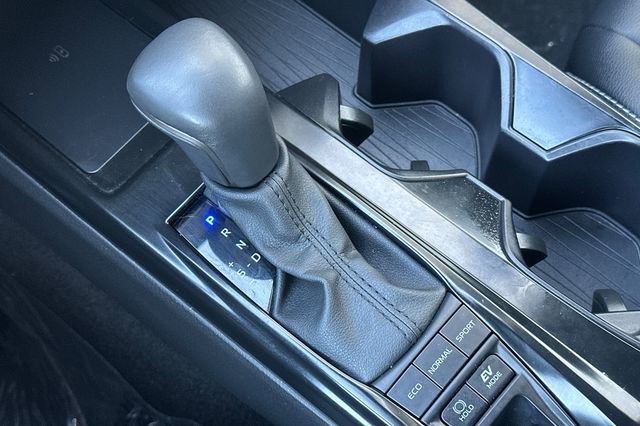 Used 2025 Toyota Camry SE image 19