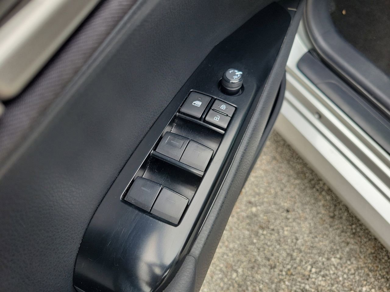 Used 2025 Toyota Camry LE FWD image 14