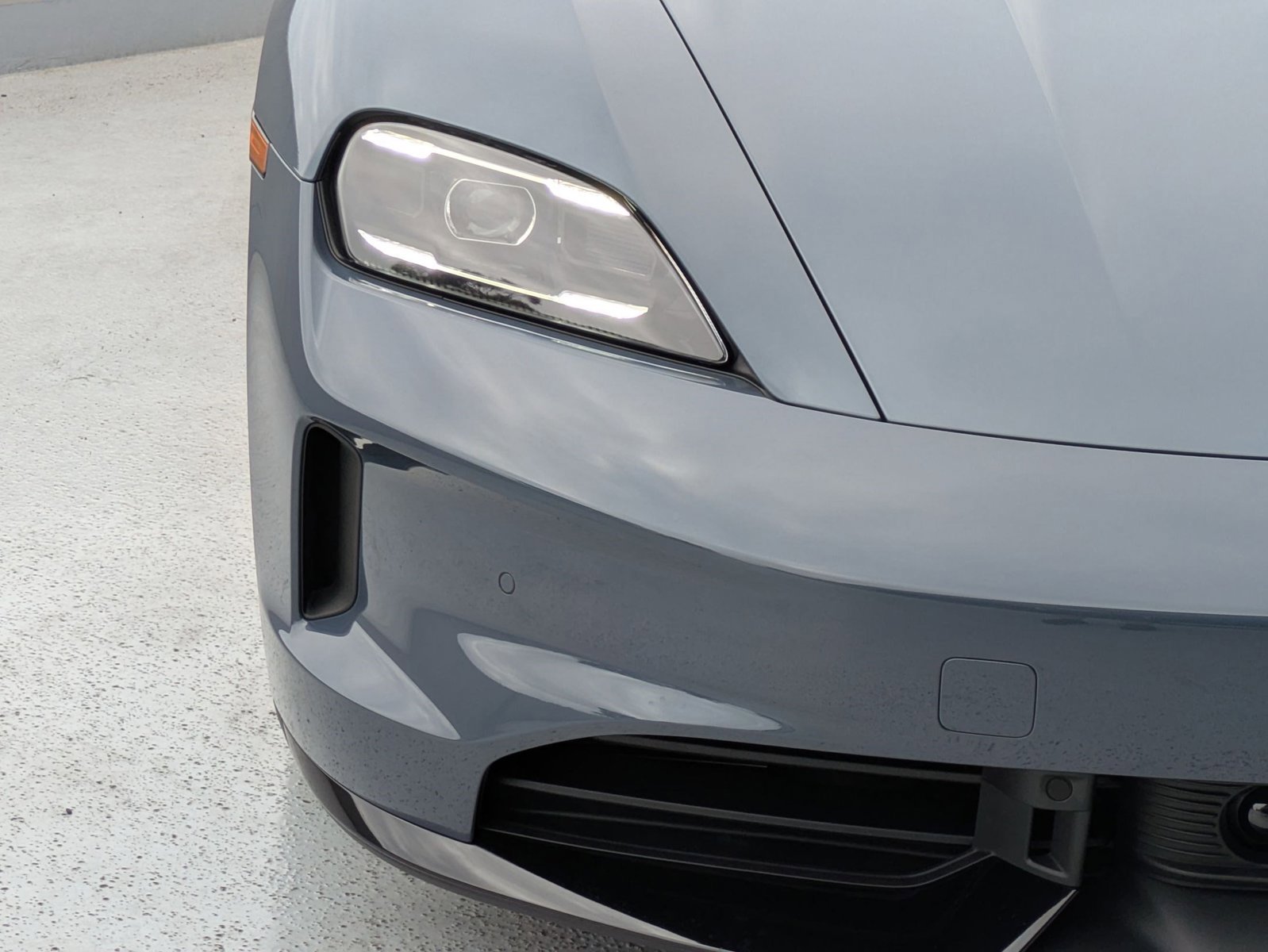 New 2026 Porsche Taycan GTS image 12