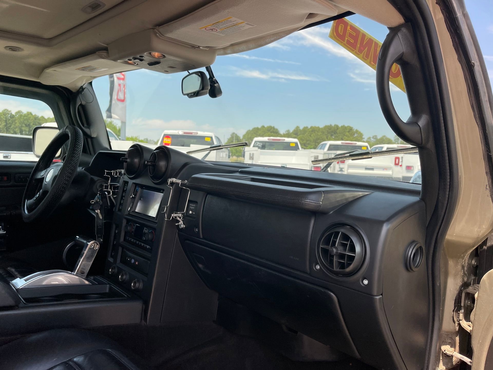 Used 2005 HUMMER H2 SUT w/ Preferred Equipment Group image 26