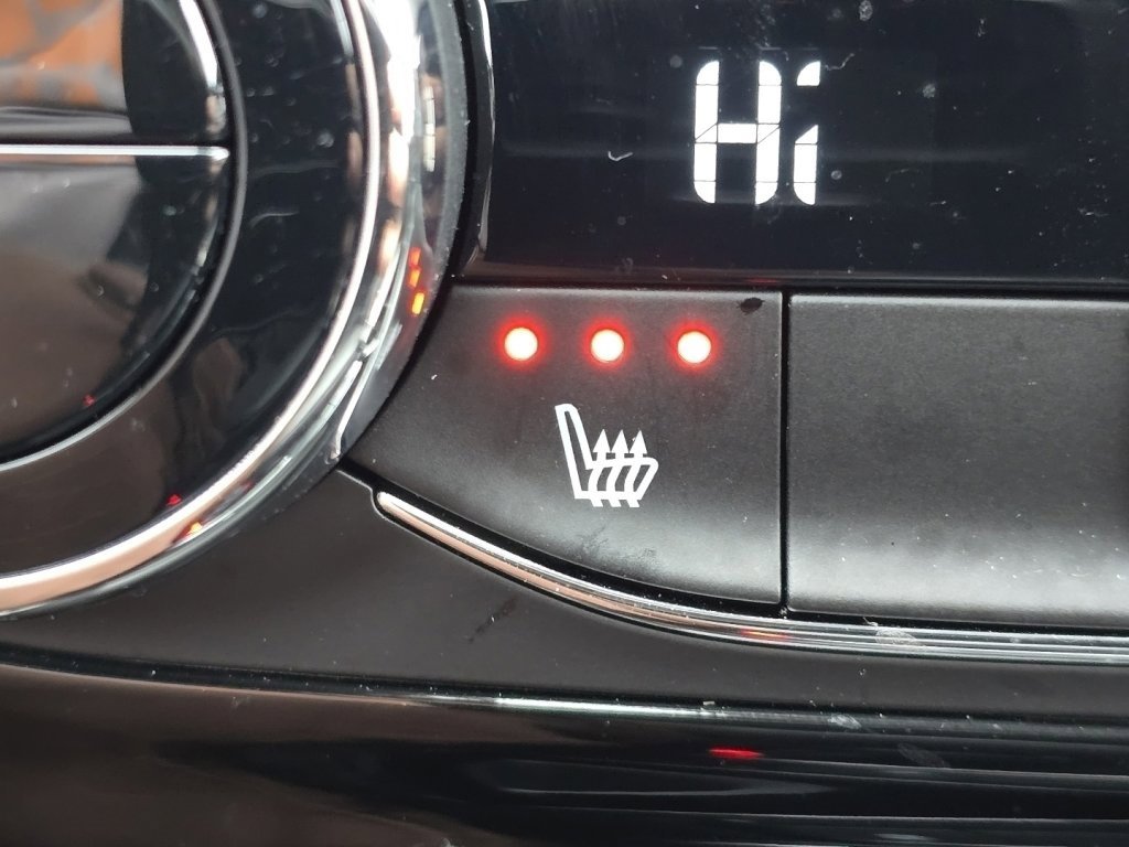 Certified 2025 Chevrolet Trax LT w/ Driver Confidence Package image 5