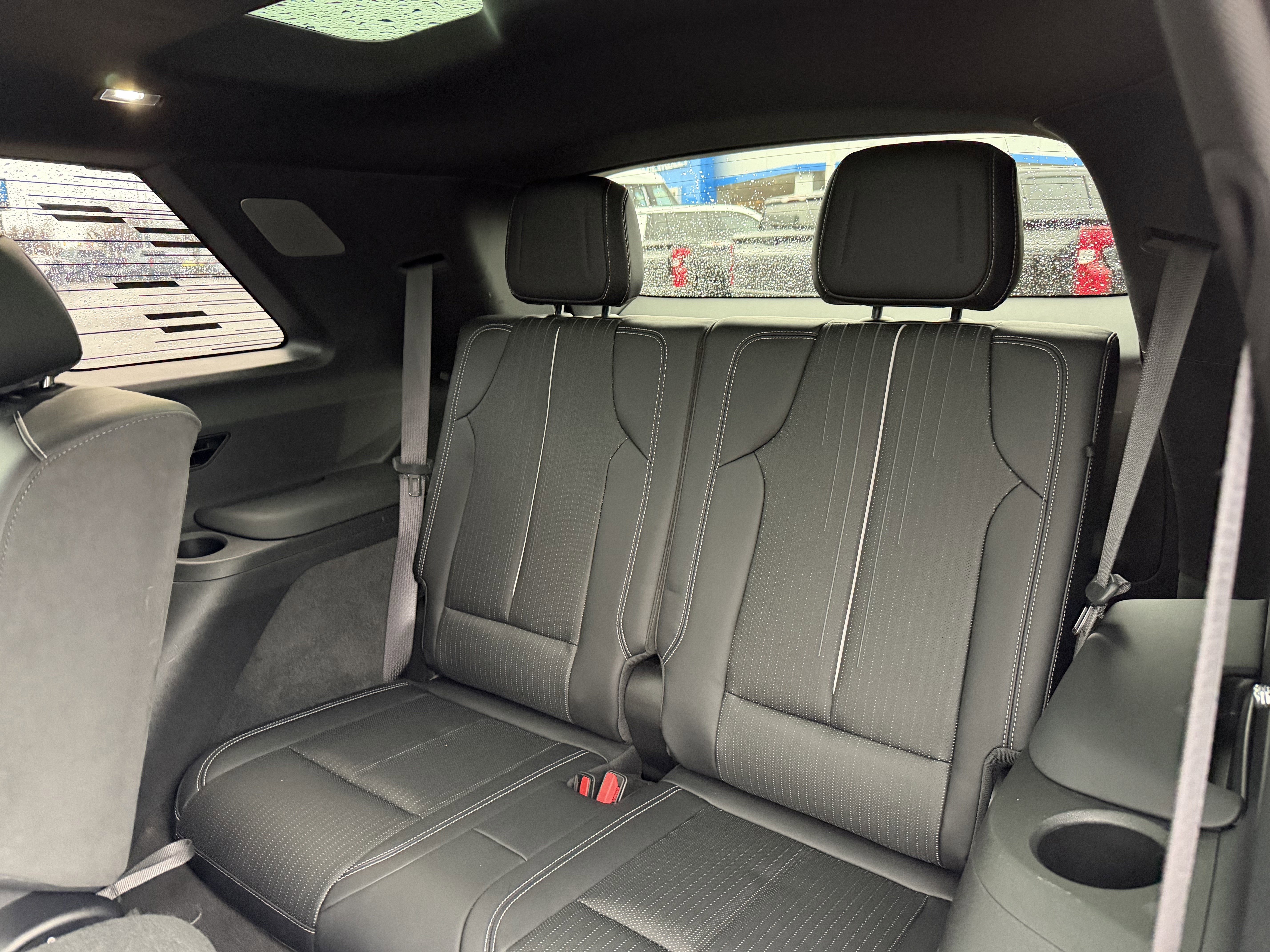 Used 2026 Cadillac Vistiq Luxury image 12