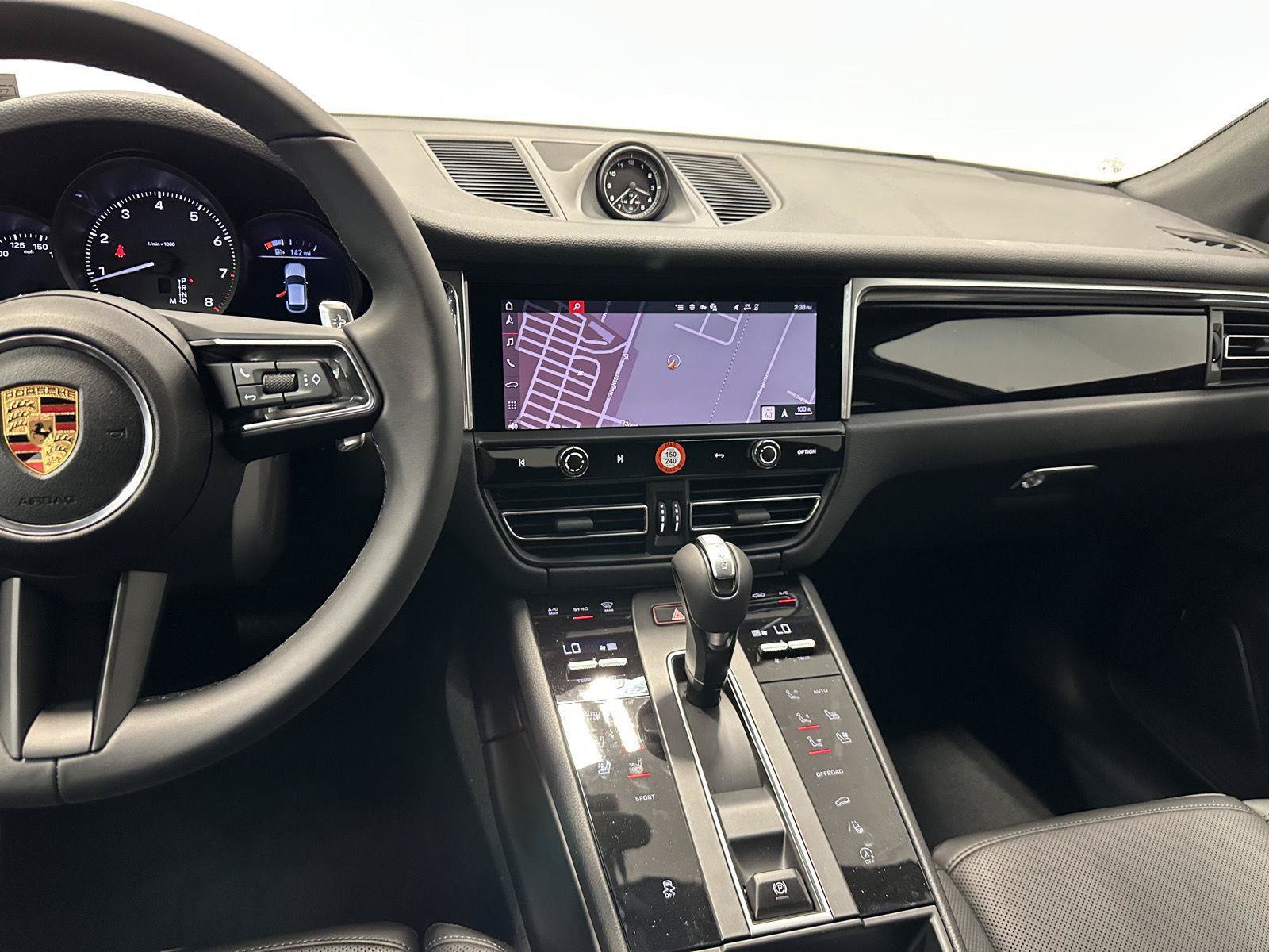 New 2026 Porsche Macan AWD/4WD image 28