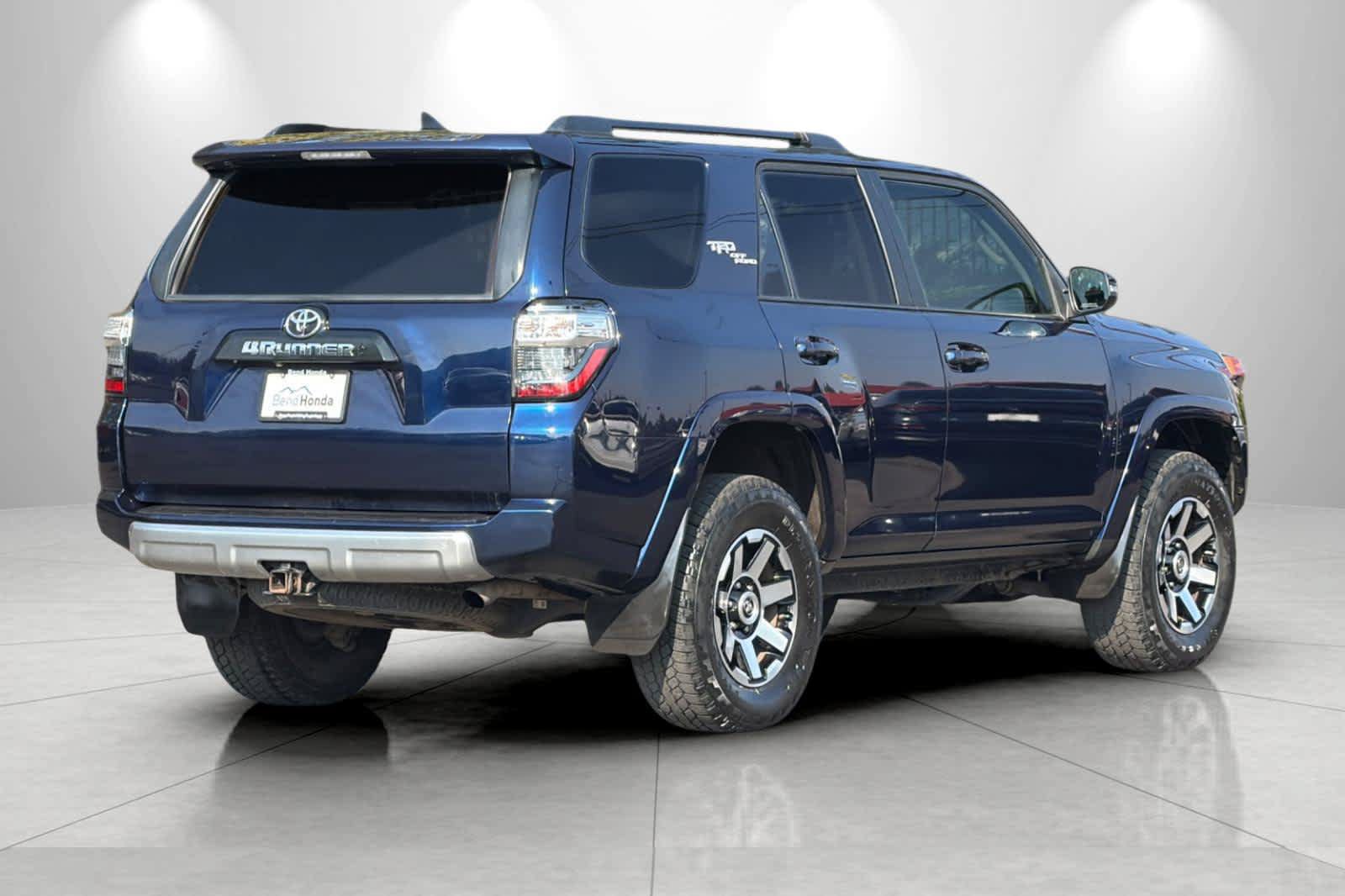 Used 2020 Toyota 4Runner TRD Off-Road Premium AWD/4WD image 2