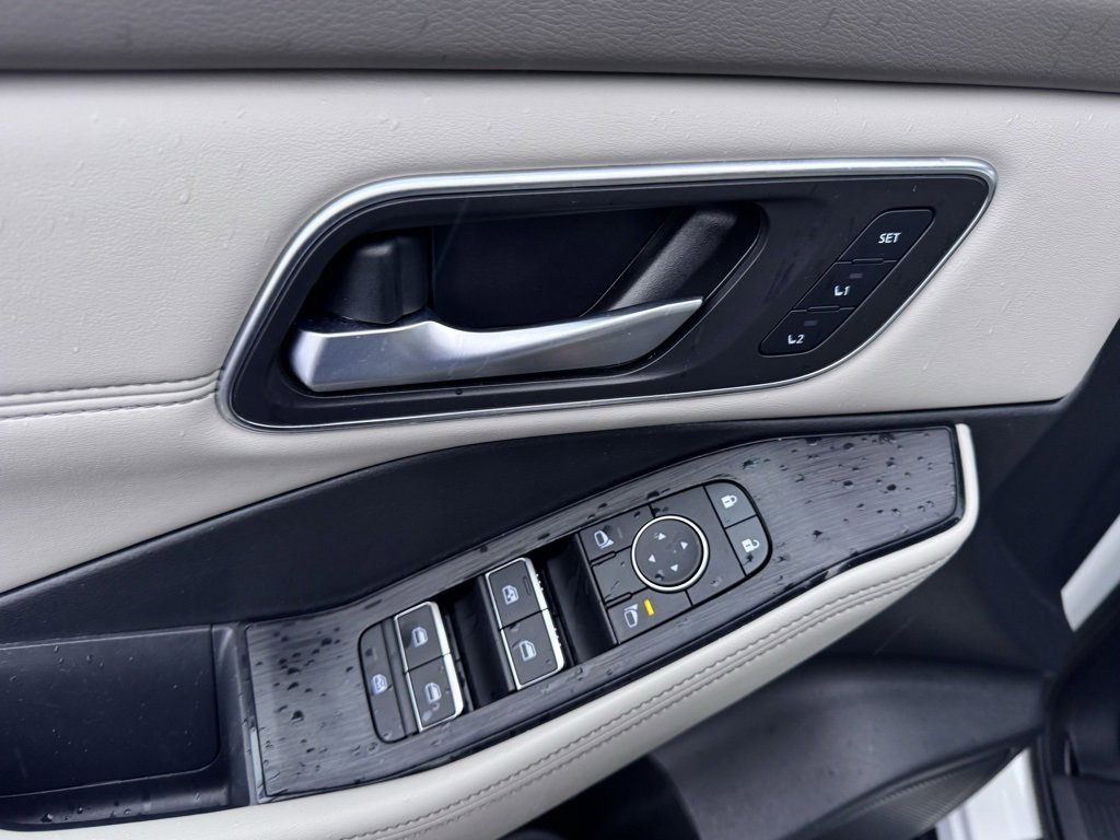 Used 2021 Nissan Rogue SL image 22