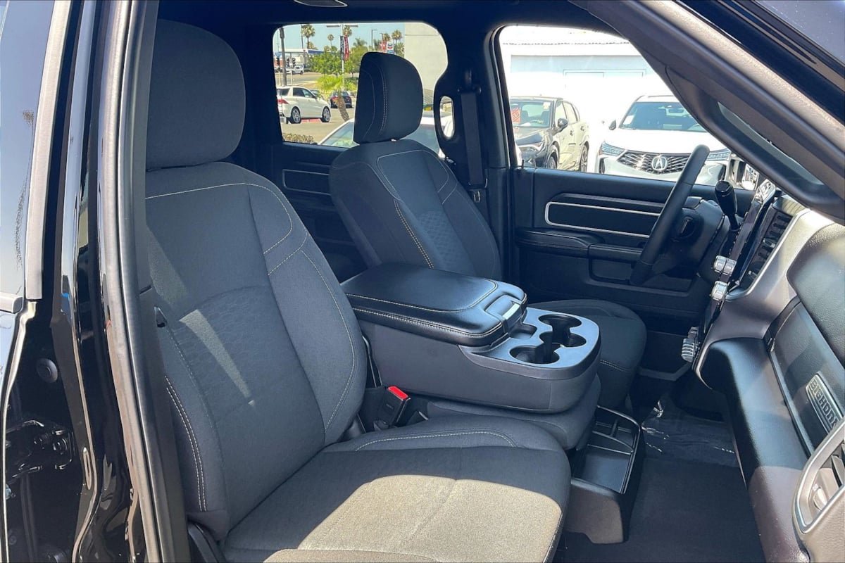 Used 2025 RAM 2500 Big Horn AWD/4WD image 7