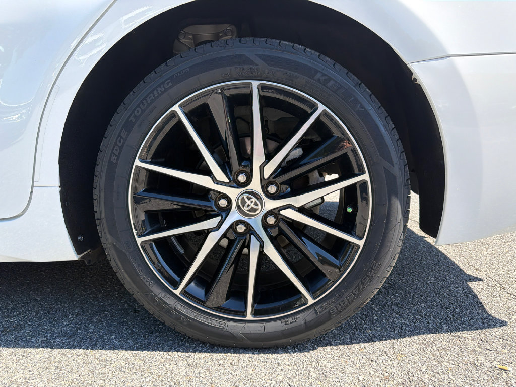 Used 2024 Toyota Camry SE FWD image 19