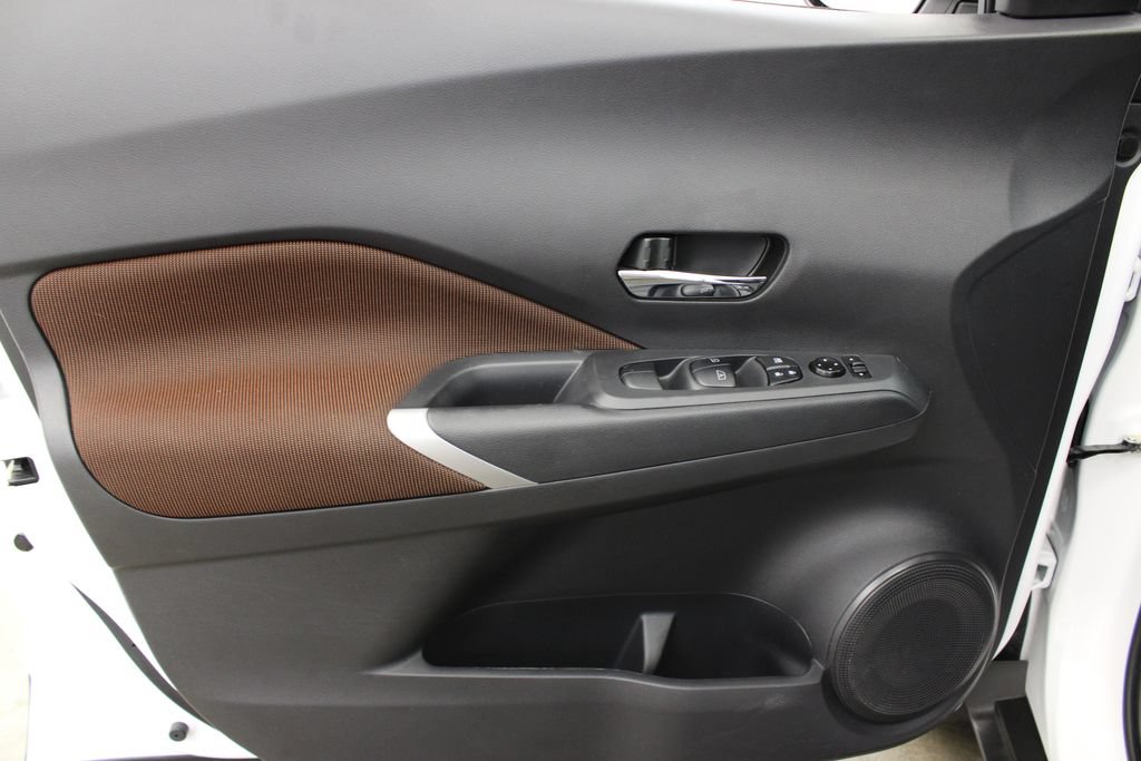 Used 2024 Nissan Kicks SR FWD image 16