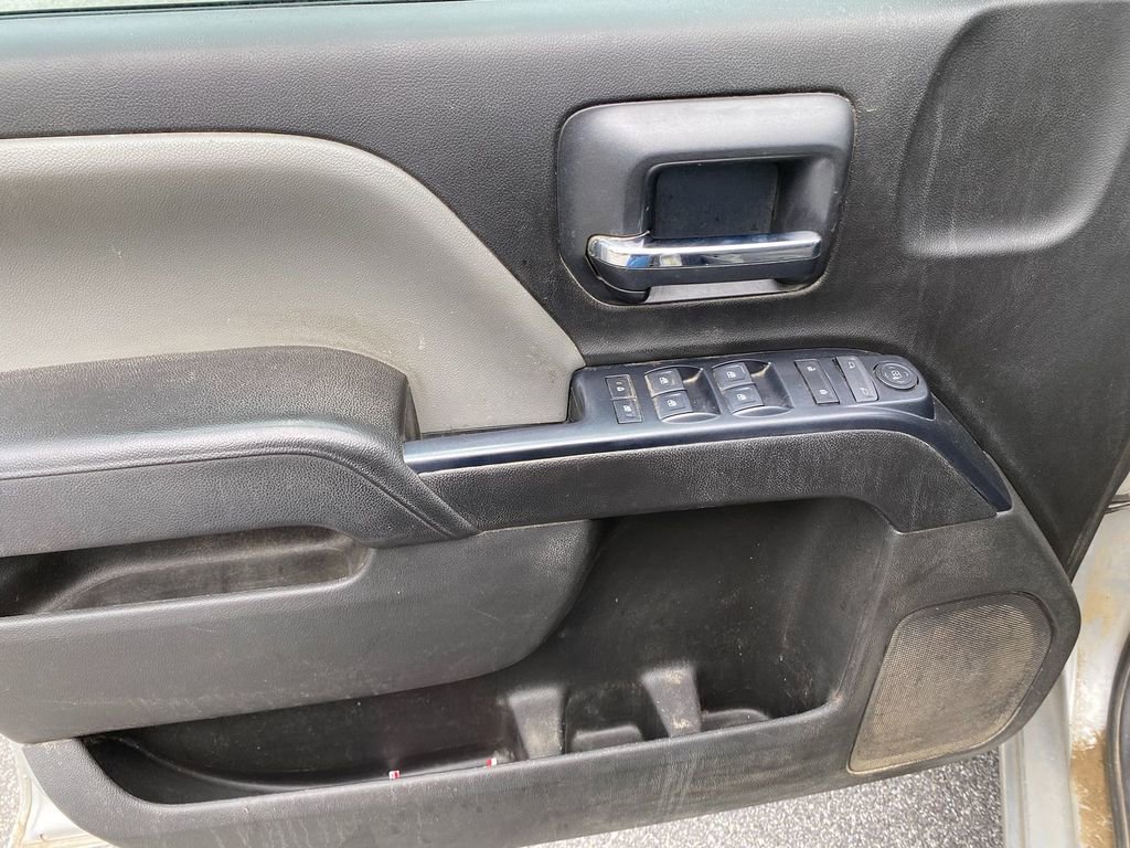 Used 2018 Chevrolet Silverado 1500 Custom w/ Custom Value Package image 11
