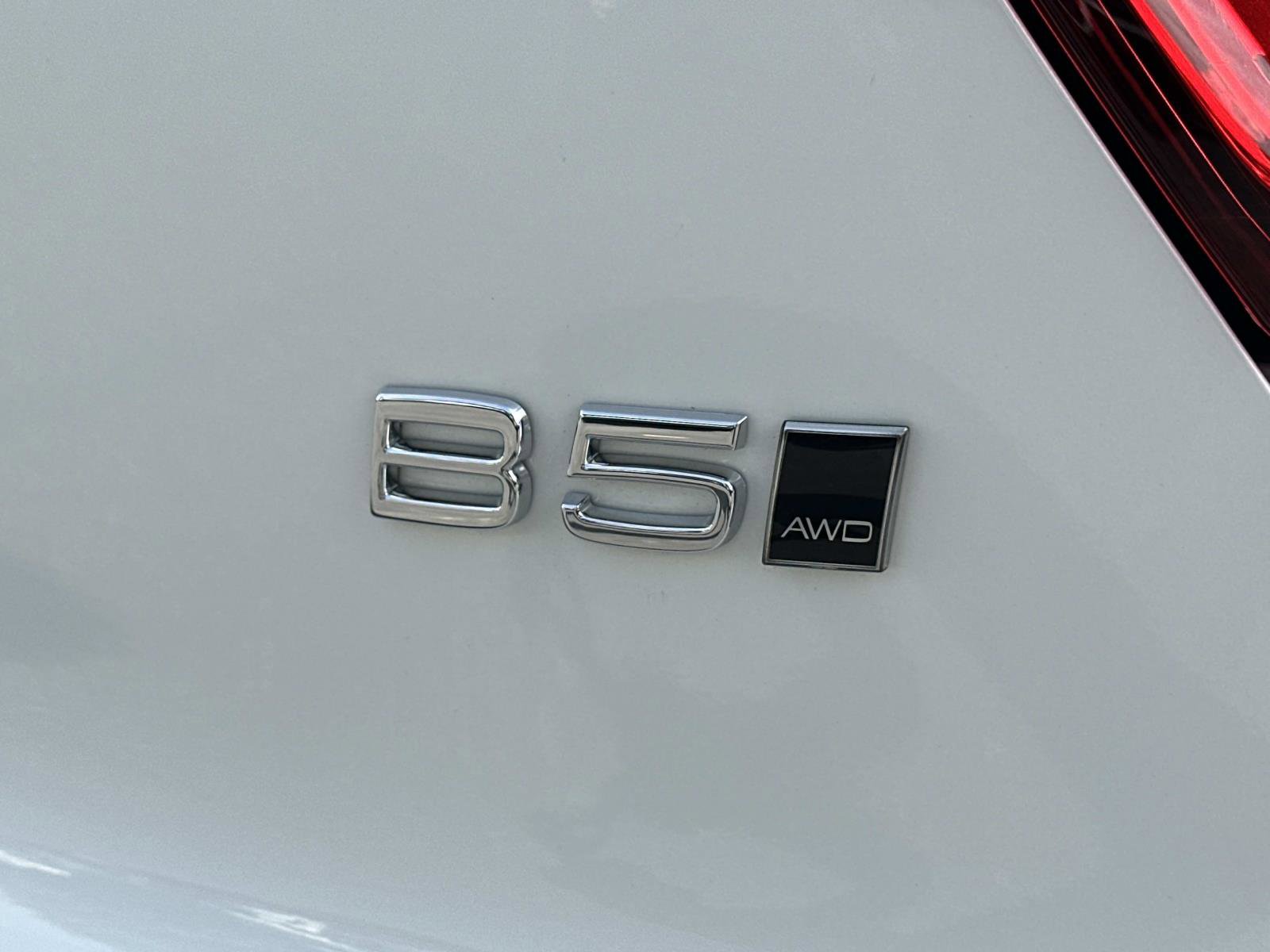 Certified 2026 Volvo XC40 B5 Plus w/ Protection Package Premier image 28