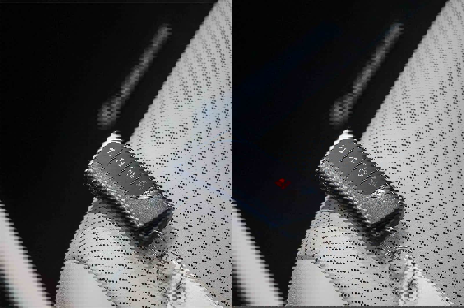 Used 2025 Lexus ES 300h w/ Premium Package image 29