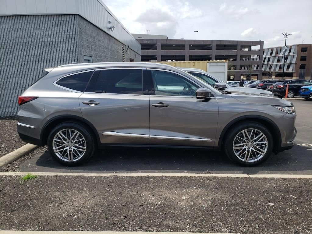 Used 2023 Acura MDX SH-AWD w/ Advance Package image 11