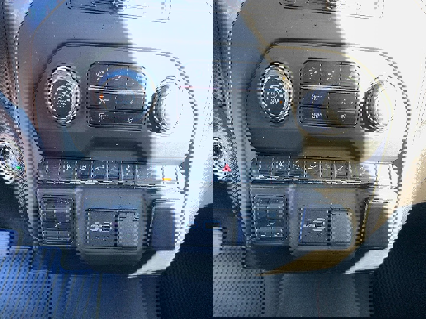 Used 2025 Chevrolet Silverado 2500 Custom w/ Custom Value Package image 20