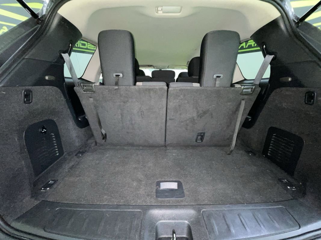 Used 2020 Nissan Pathfinder SV image 27