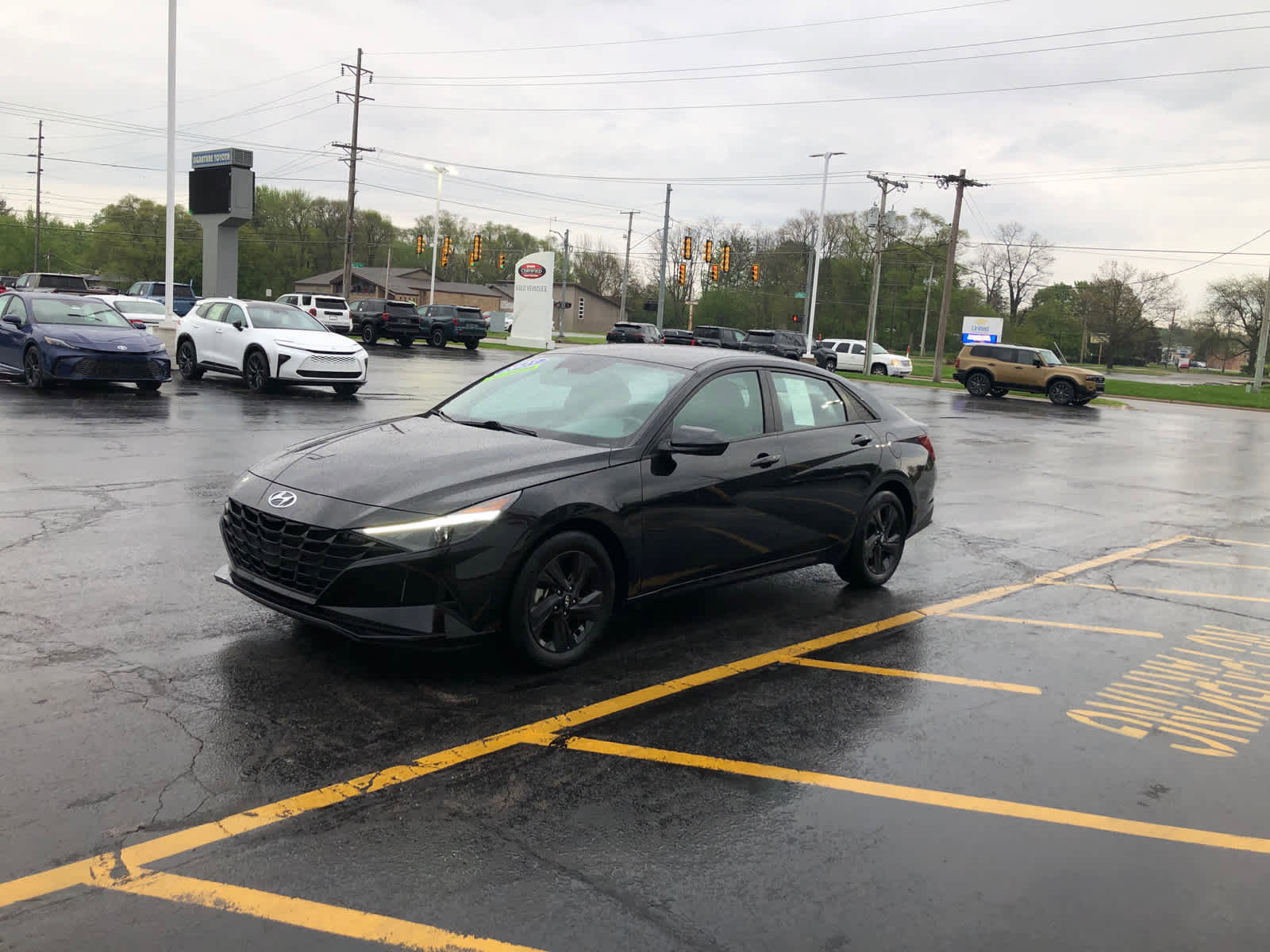 Used 2023 Hyundai Elantra SEL w/ Cargo Package FWD image 4