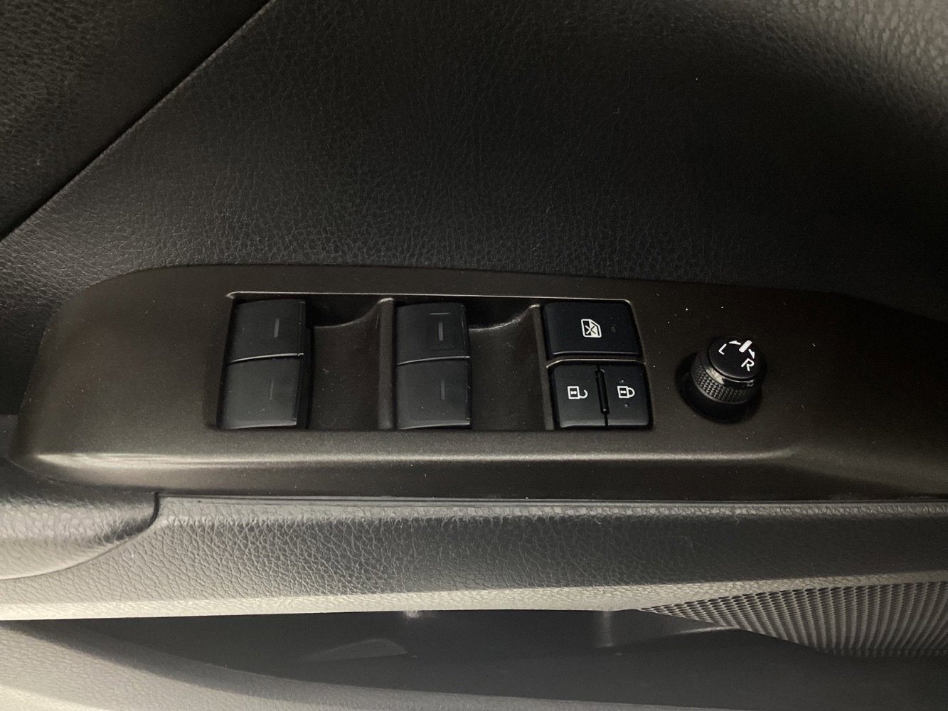 Used 2022 Toyota Camry SE image 37