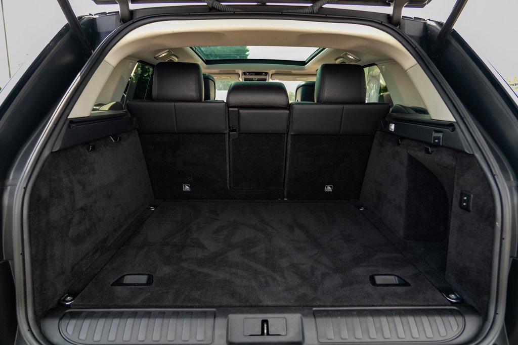 Used 2020 Land Rover Range Rover Sport HSE image 24