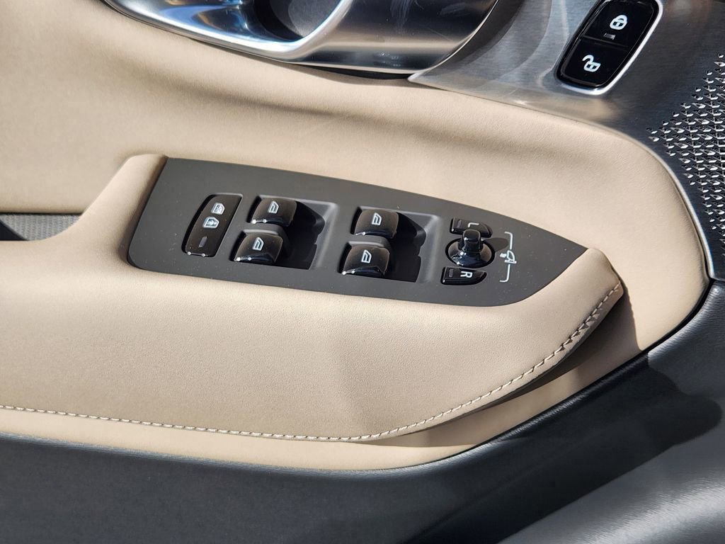 New 2026 Volvo XC90 B6 Ultra w/ Lounge Package image 5