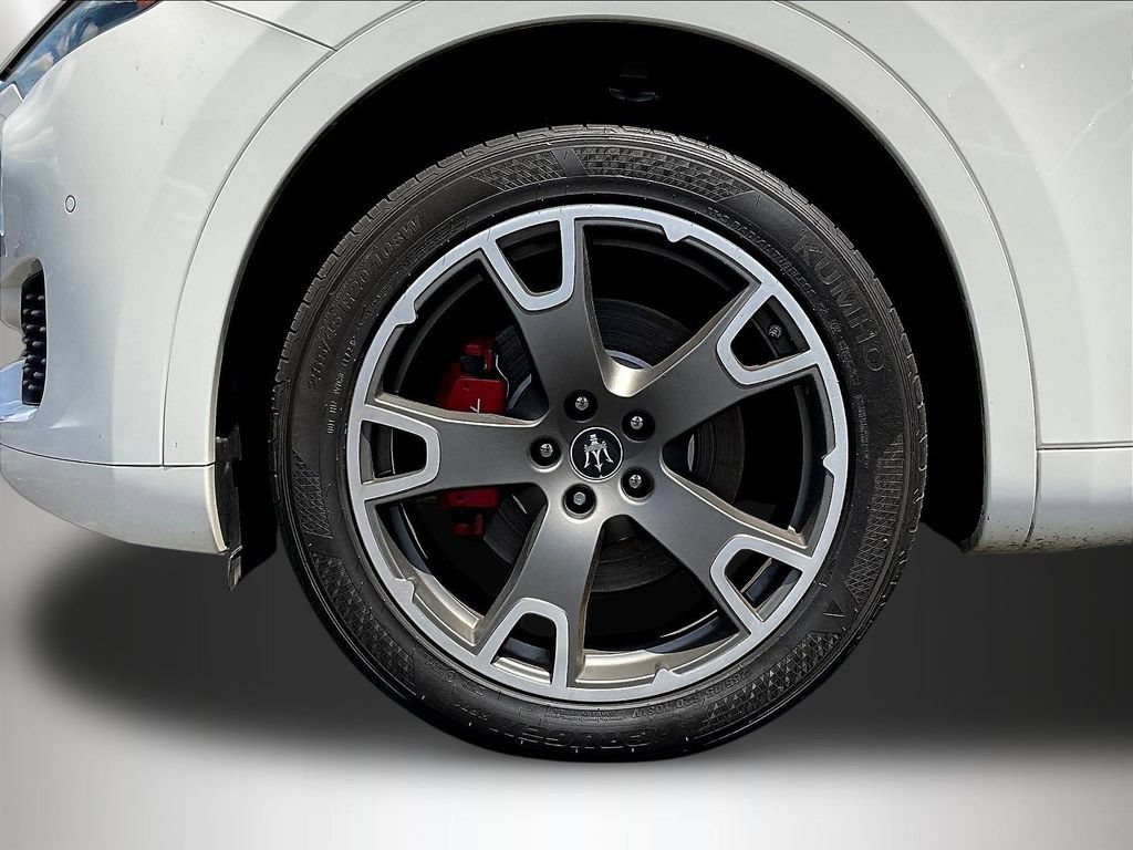 Used 2023 Maserati Levante GT AWD/4WD image 34
