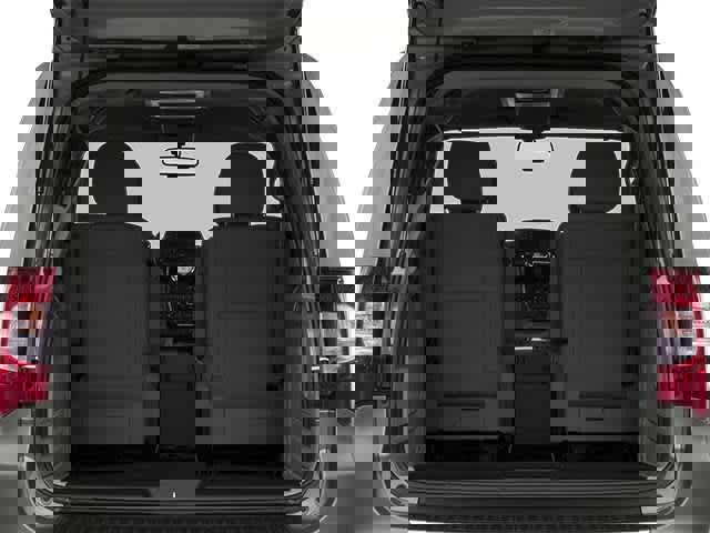 Used 2013 Chrysler Town & Country Touring image 12