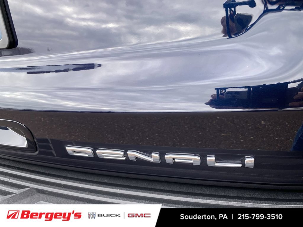 Certified 2023 GMC Yukon XL Denali AWD/4WD image 36