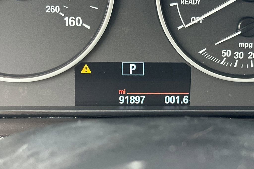 Used 2018 BMW 320i Sedan image 25