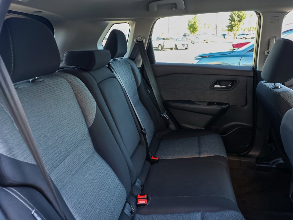 Used 2023 Nissan Rogue SV image 18