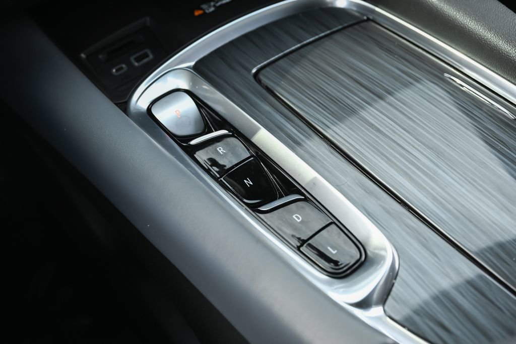 Used 2024 Buick Enclave Essence w/ Sport Touring Edition image 34