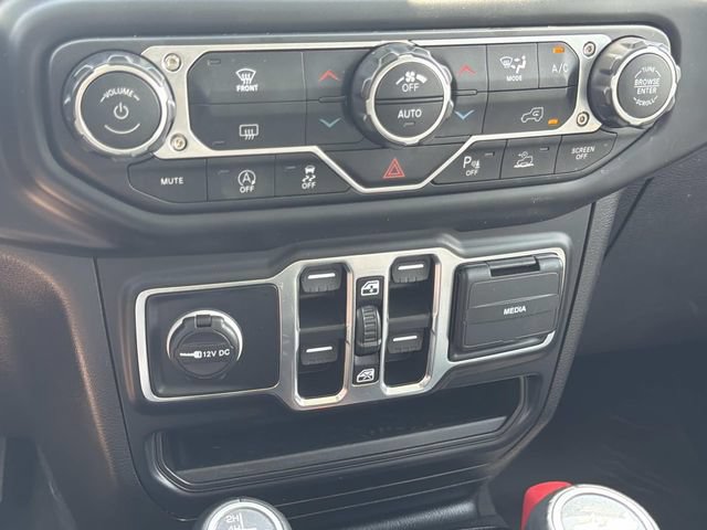 Used 2022 Jeep Wrangler Unlimited Sahara AWD/4WD image 30