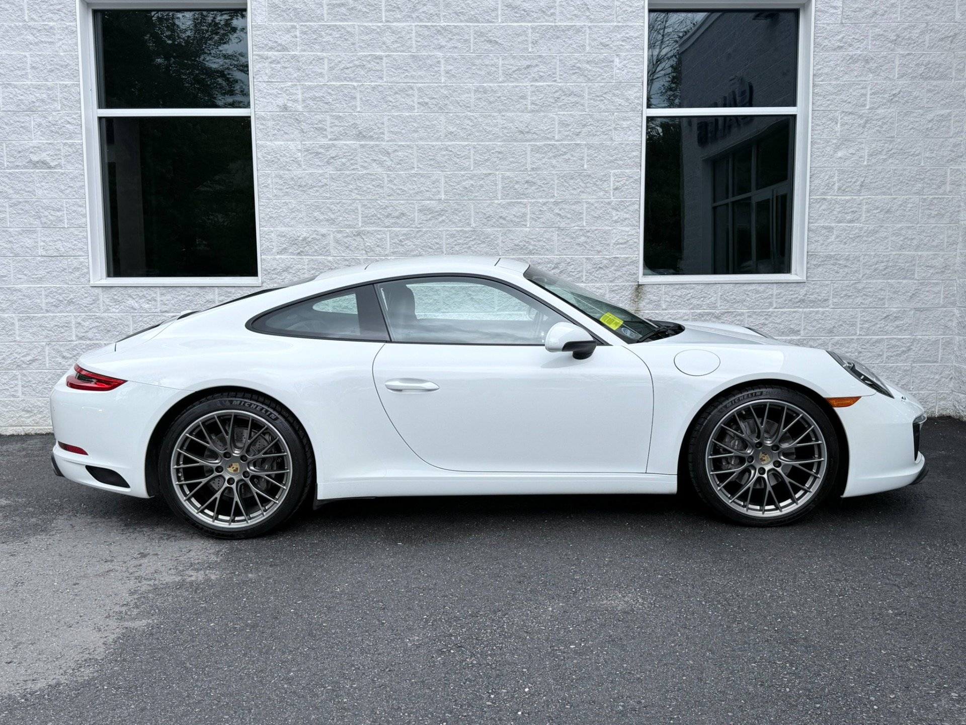 Used 2017 Porsche 911 Carrera 4 AWD/4WD image 34