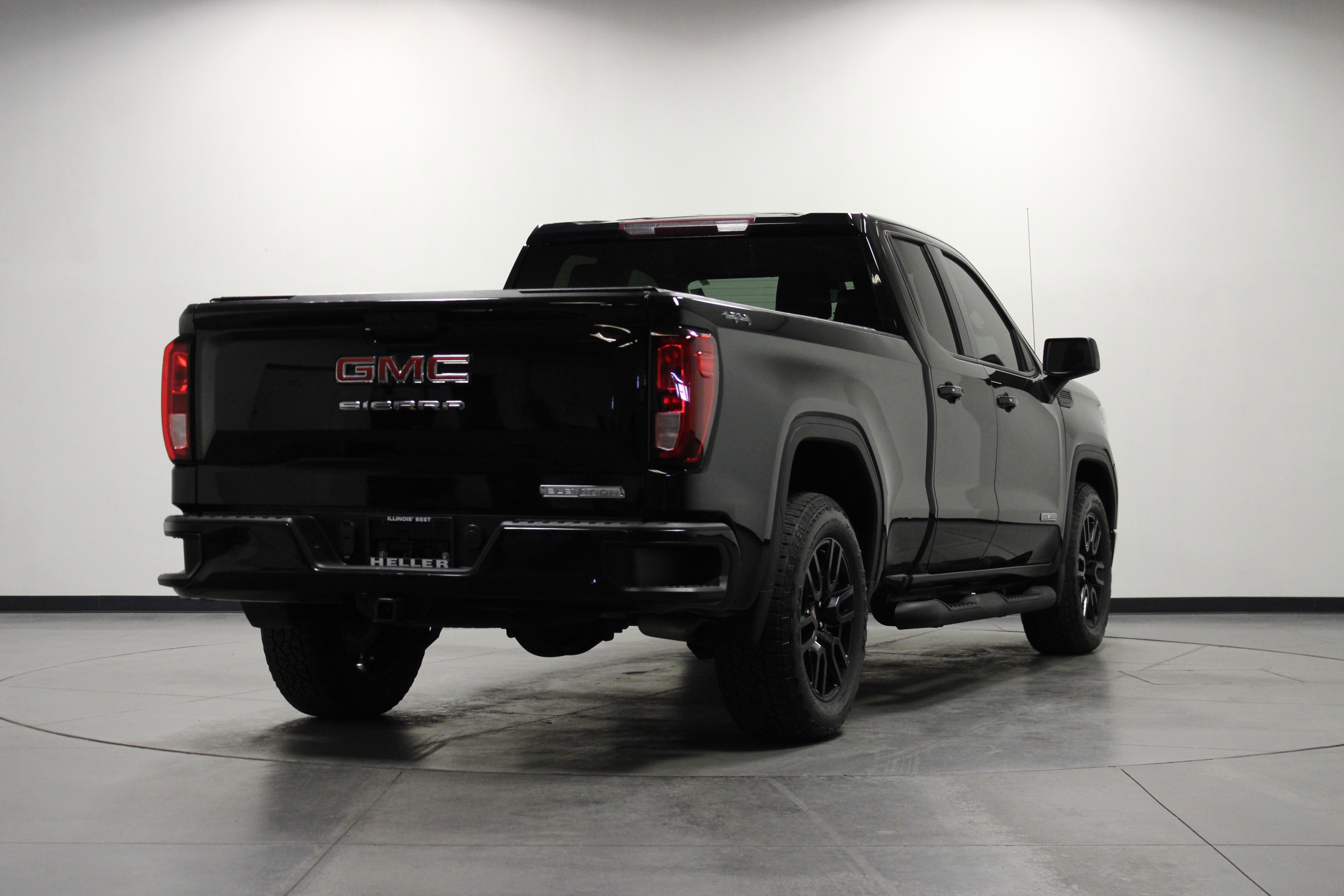 Used 2019 GMC Sierra 1500 Elevation w/ Elevation Value Package image 4