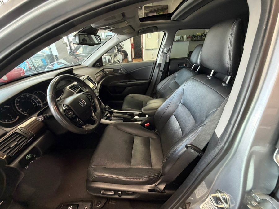 Used 2017 Honda Accord Touring image 20