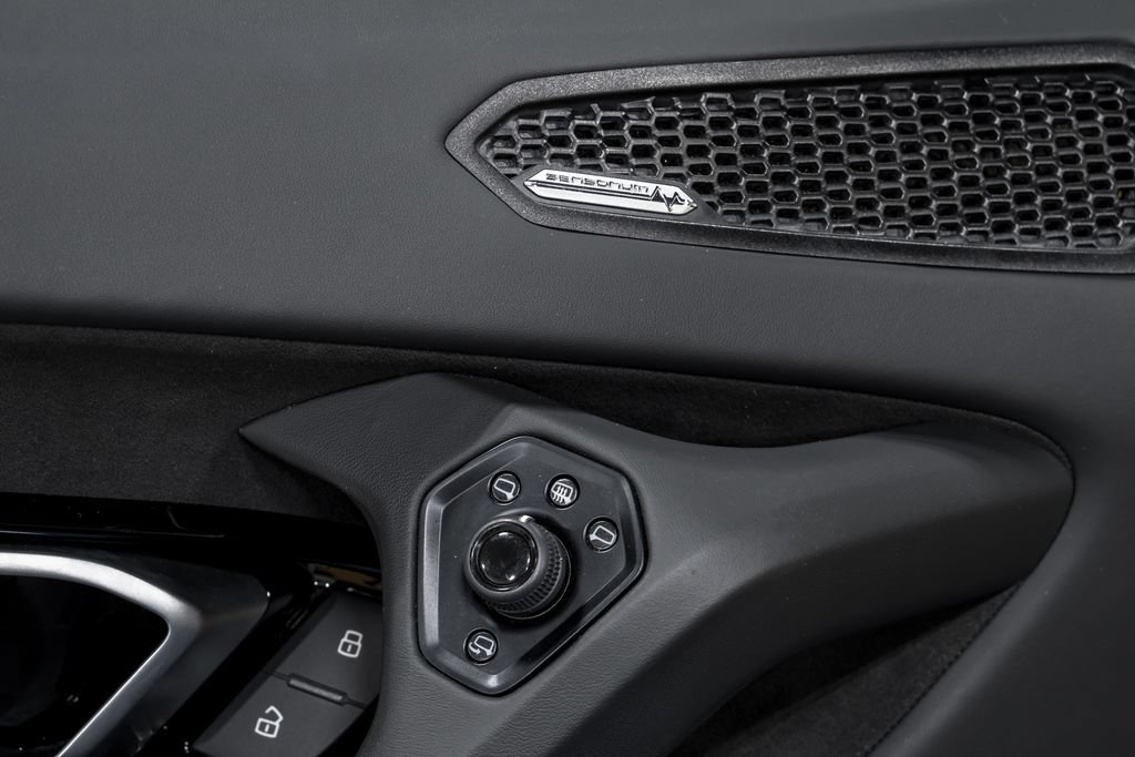 Used 2023 Lamborghini Huracan EVO AWD/4WD image 10