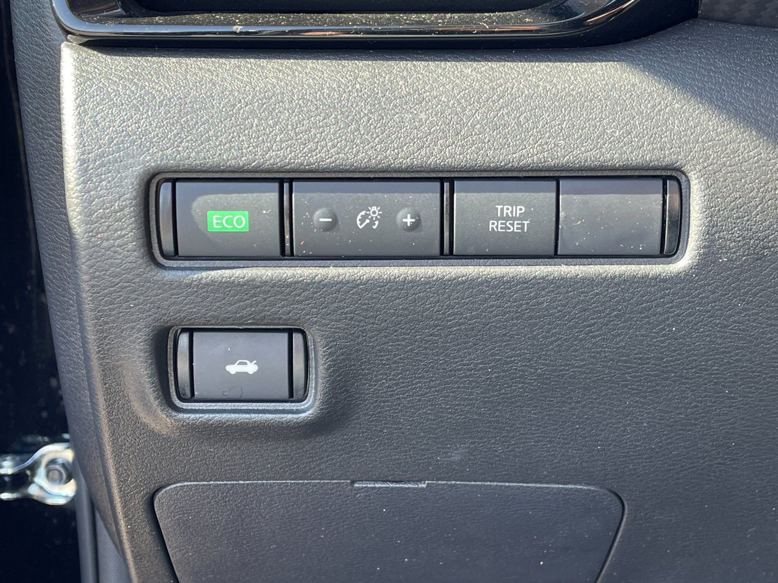 Used 2025 Nissan Sentra SV image 30