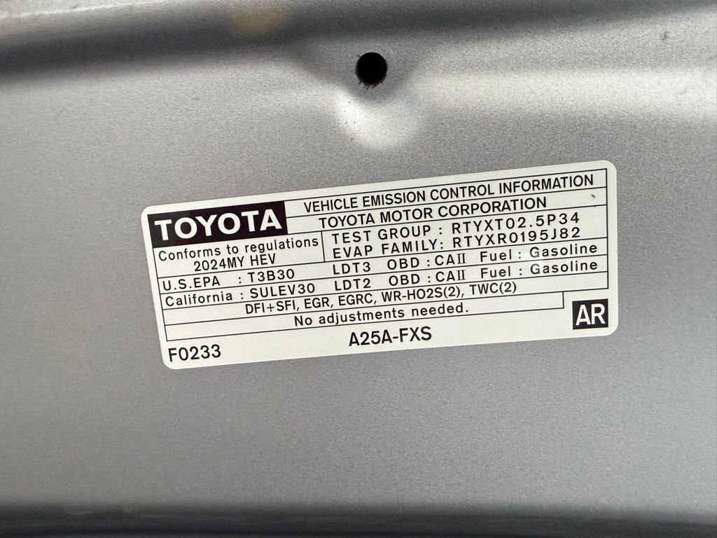 Used 2024 Toyota Sienna LE image 33