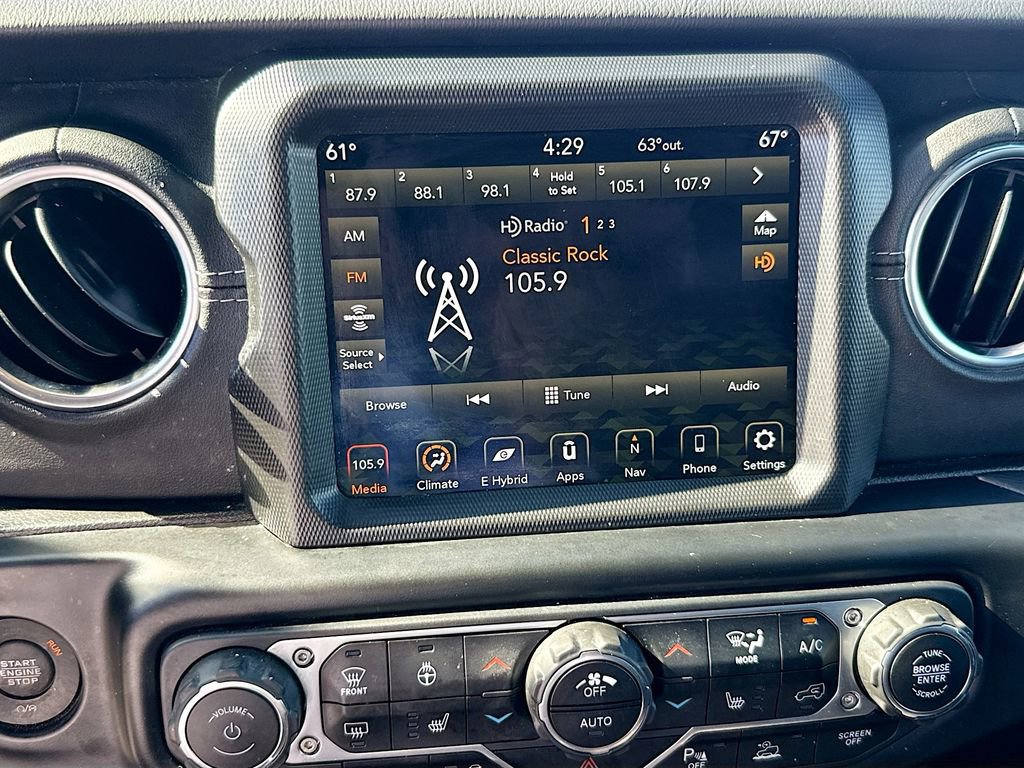 Used 2021 Jeep Wrangler Unlimited Sahara w/ Cold Weather Group image 16