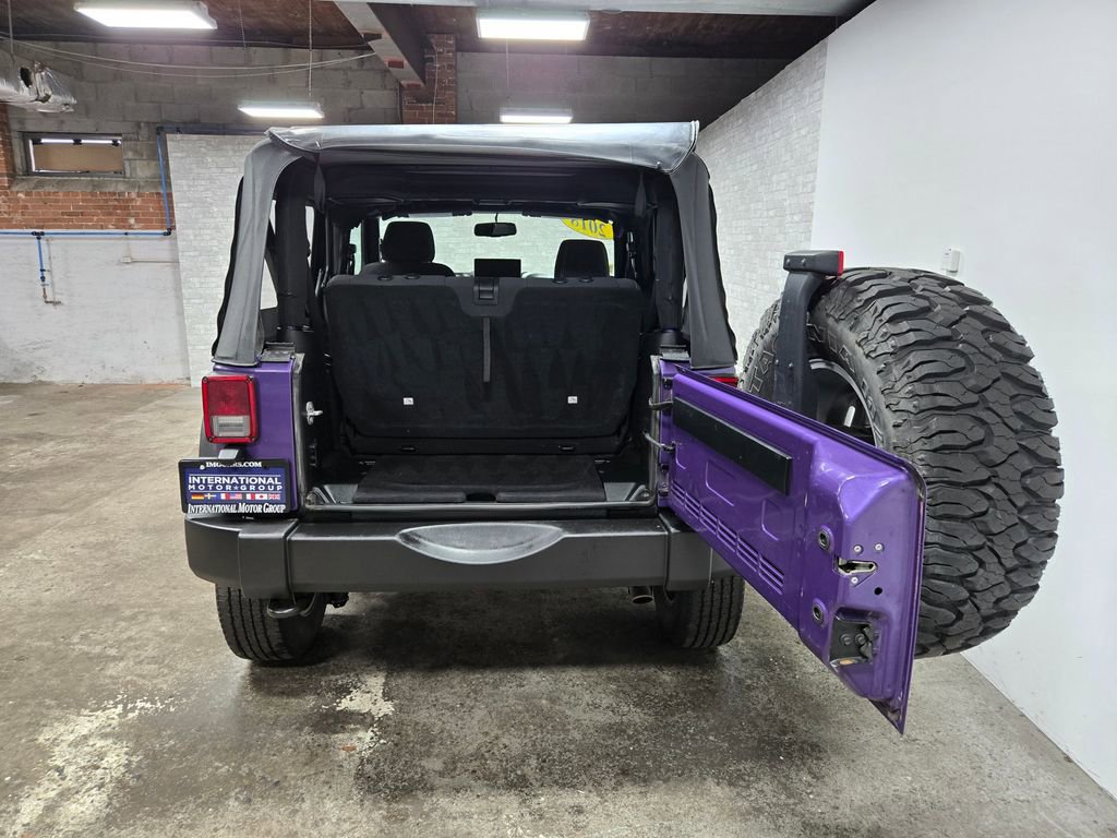 Used 2018 Jeep Wrangler Rubicon w/ Power Convenience Group AWD/4WD image 32