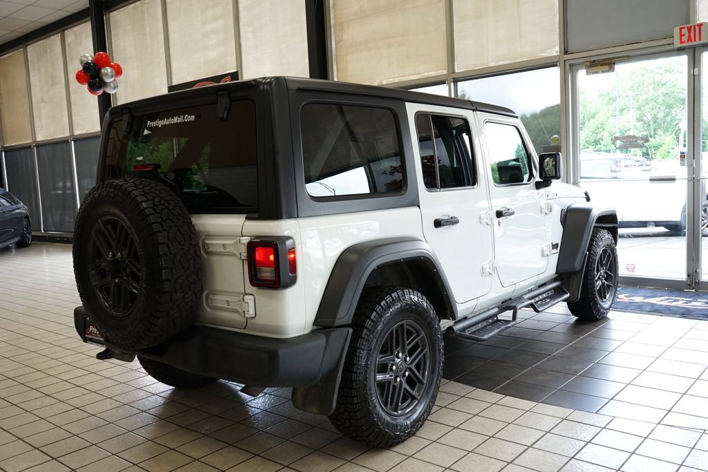 Used 2024 Jeep Wrangler Unlimited Sport AWD/4WD image 17