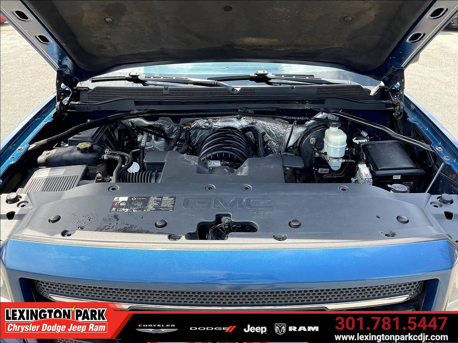 Used 2015 GMC Sierra 1500 SLT w/ All-Terrain Package AWD/4WD image 30
