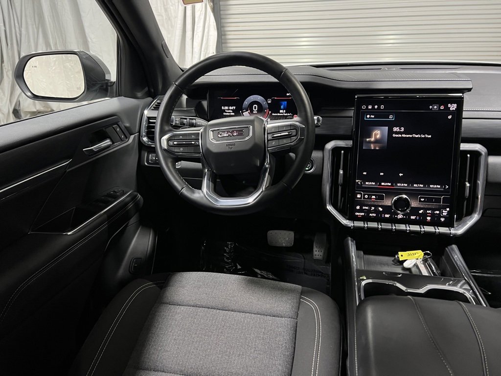 Used 2025 GMC Acadia Elevation image 16