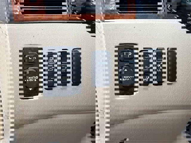 Used 2007 Toyota Solara SE image 25