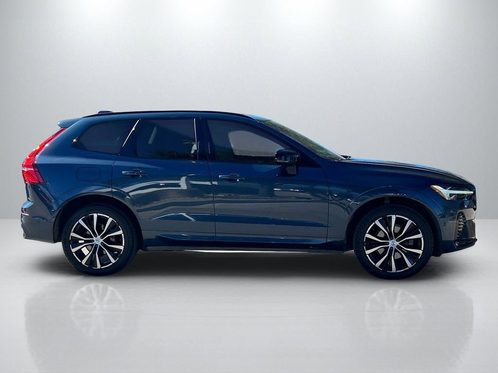 Used 2023 Volvo XC60 B5 Plus w/ Climate Package image 4