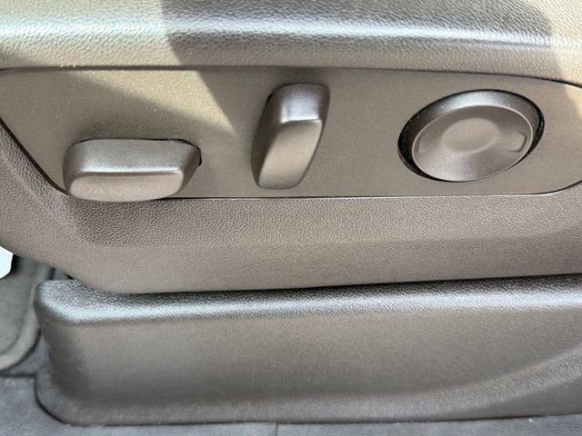 Used 2024 Chevrolet Suburban LT image 16