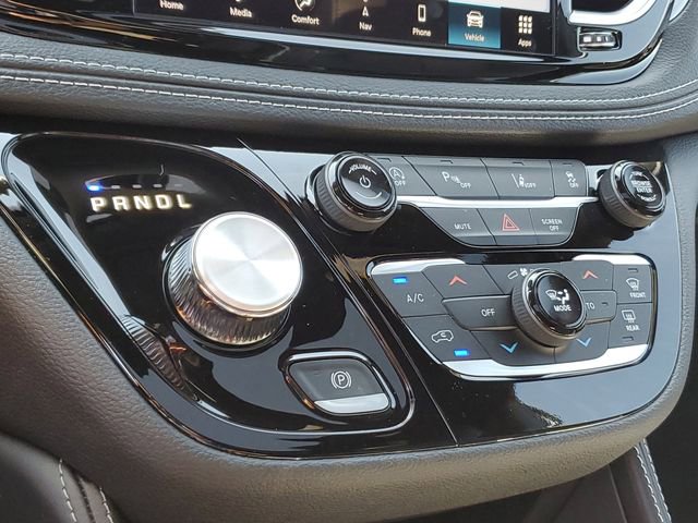 New 2026 Chrysler Pacifica Limited w/ S Appearance Package image 12